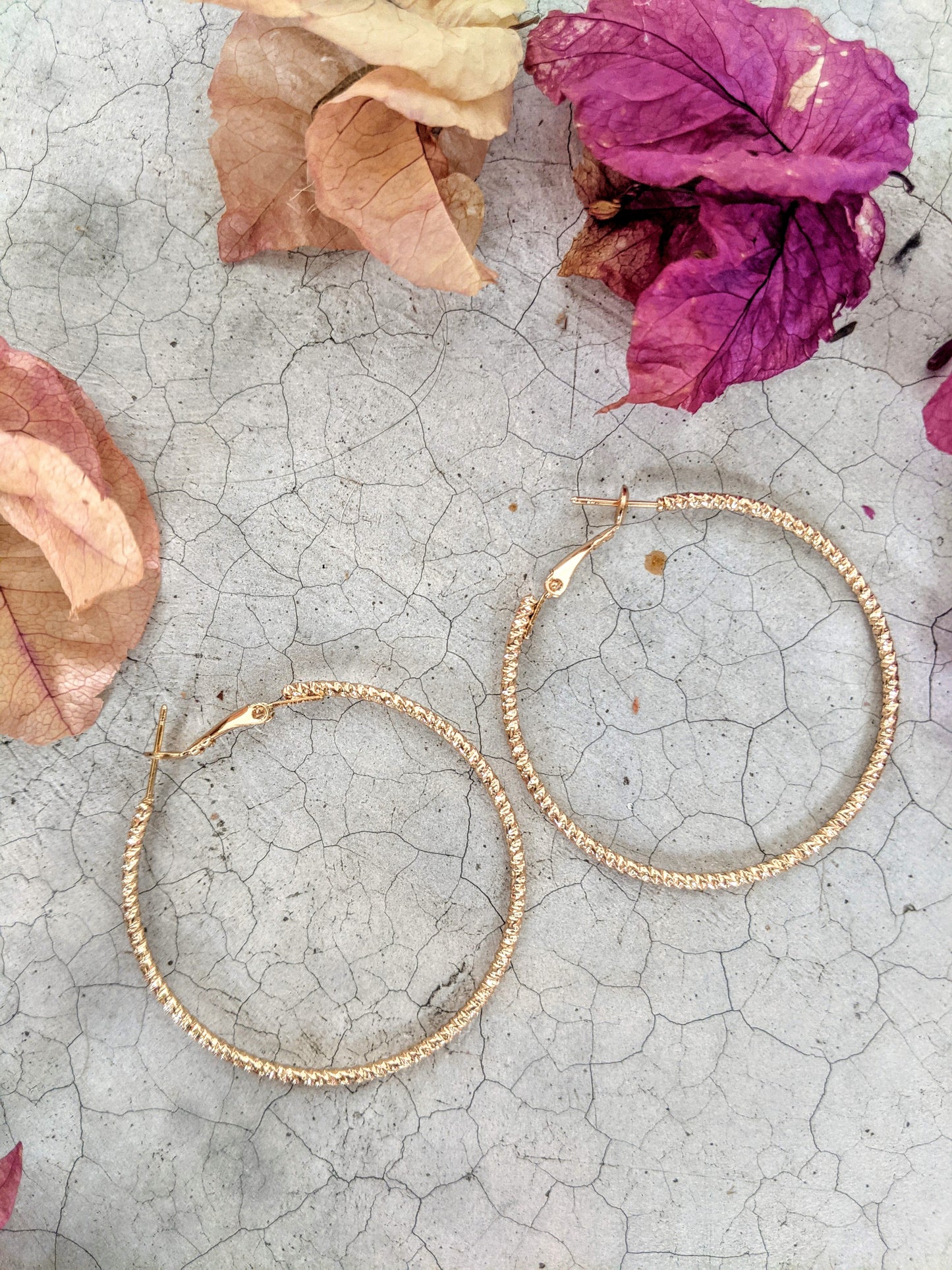 Arete CIRCULAR CON TEXTURA oro diferentes tamaños