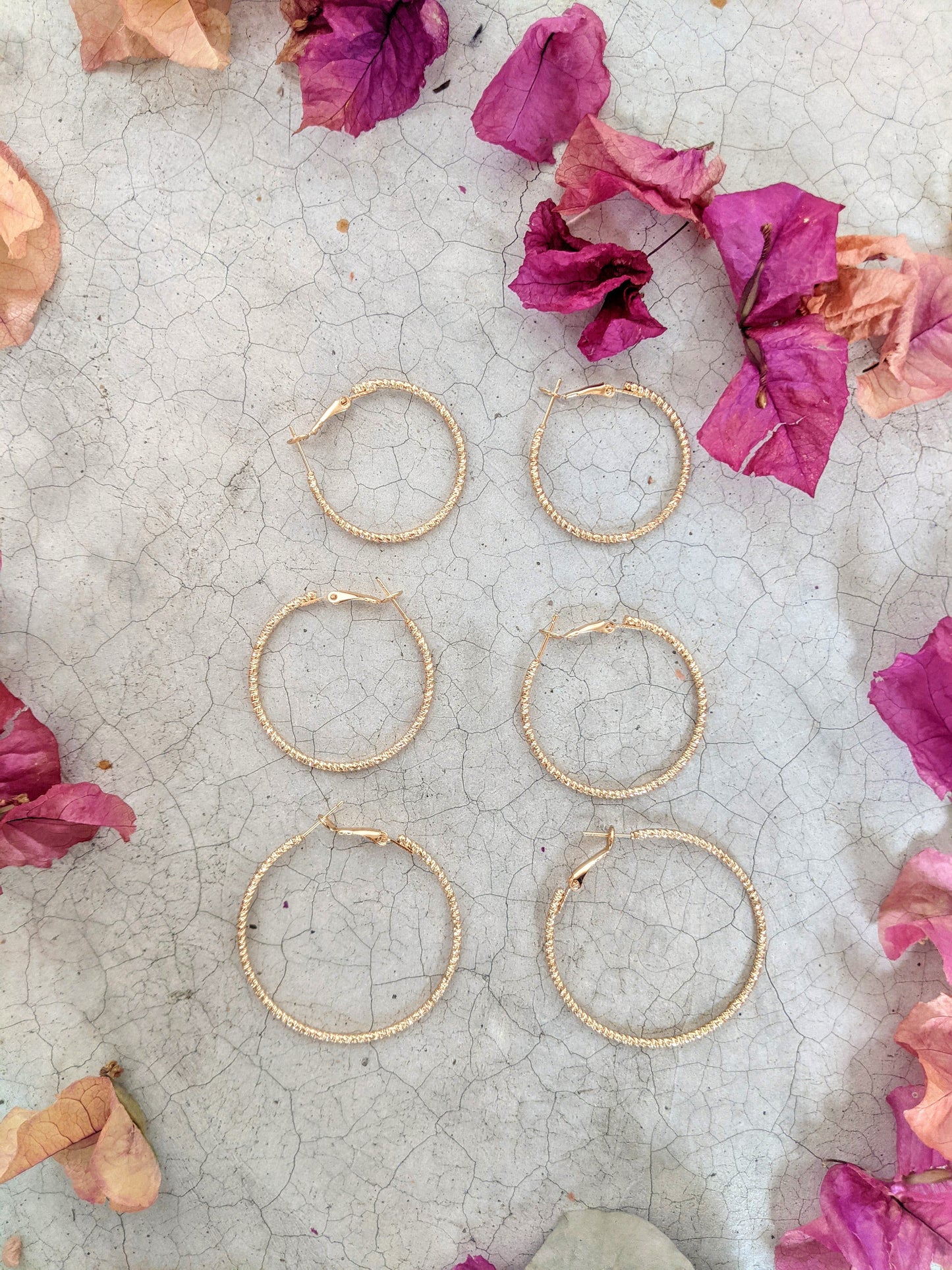 Arete CIRCULAR CON TEXTURA oro diferentes tamaños