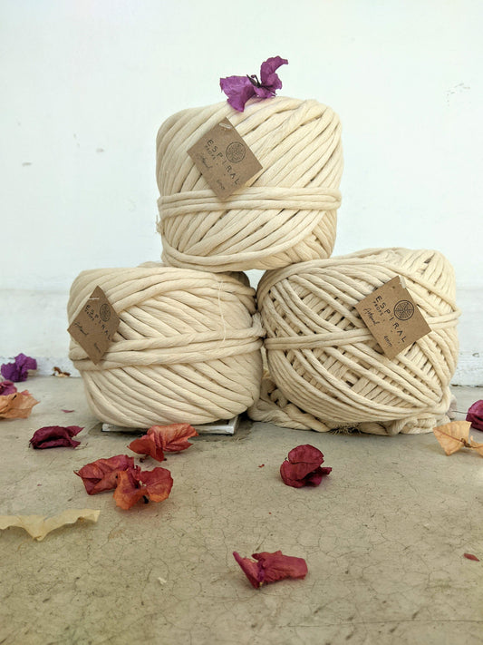 Hilaza ARTESANAL 2 Ana 100% algodón color crudo VAINILLA 1kg