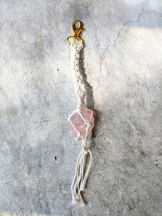 Llavero de cuarzo Mediano con macramé